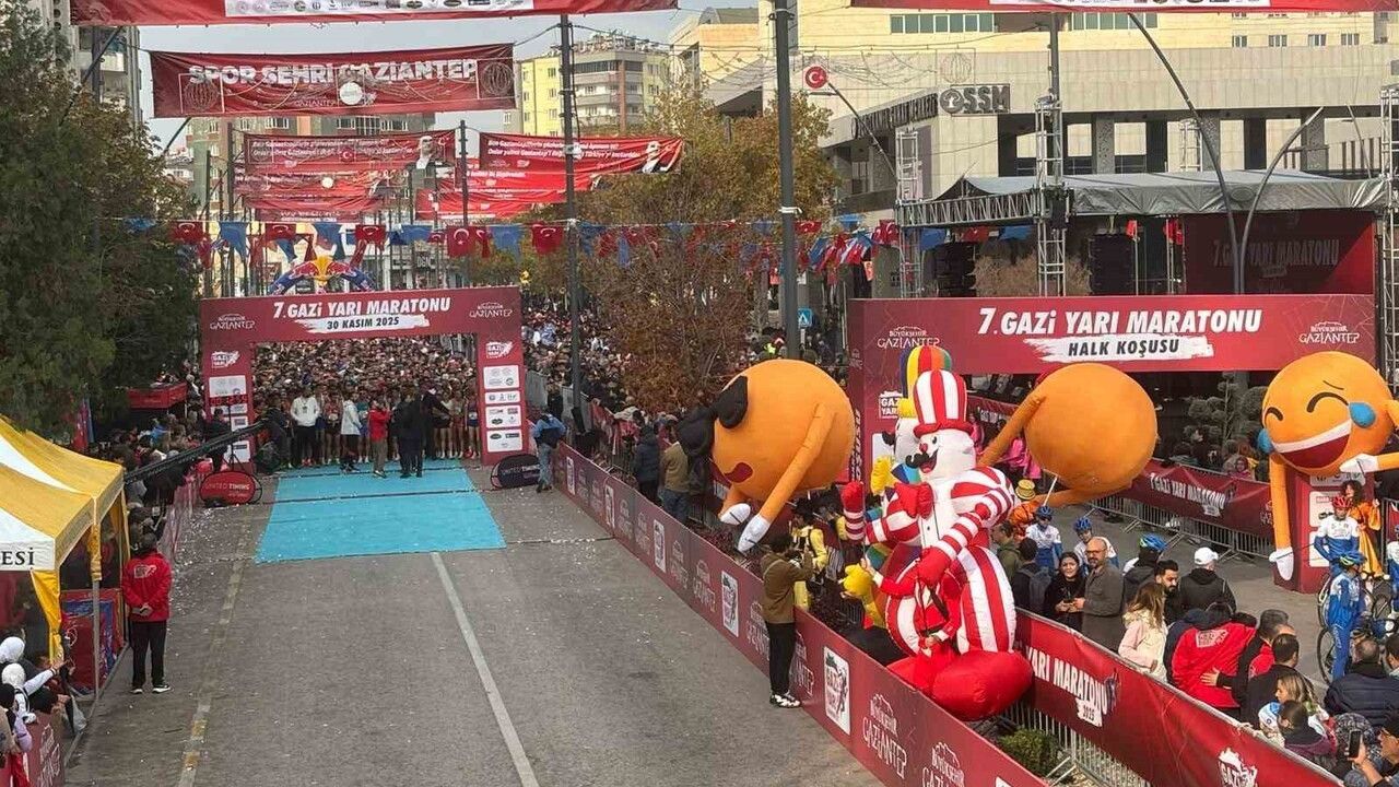 Gaziantep'te 7. Gazi Yarı Maratonu Coşkuyla Gerçekleşti
