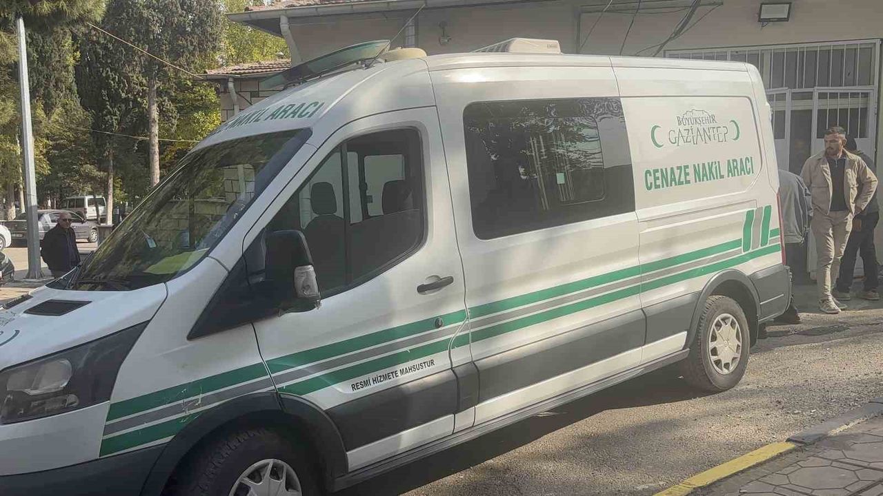 Gaziantep'teki Feci Kaza: Umreden Dönüş Yolunda Hayatını Kaybedenler