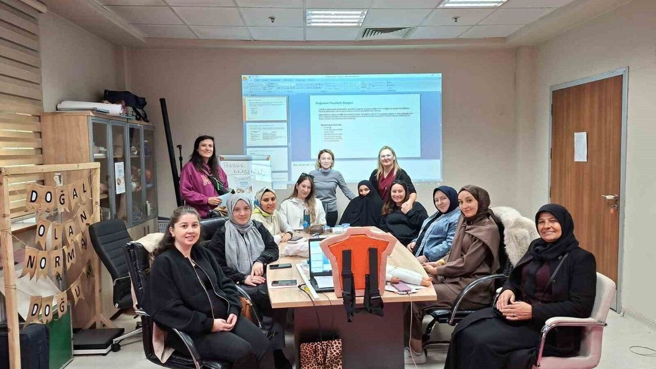 Gebe Okulu ve Bebek Akademisi ile Bilinçli Anneler Yetişiyor