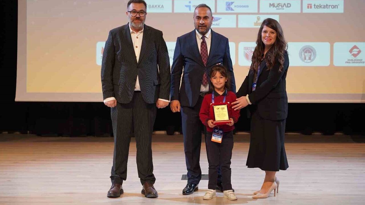 Geleceğin Bilim İnsanları BARÜ'de Projelerini Sergiledi