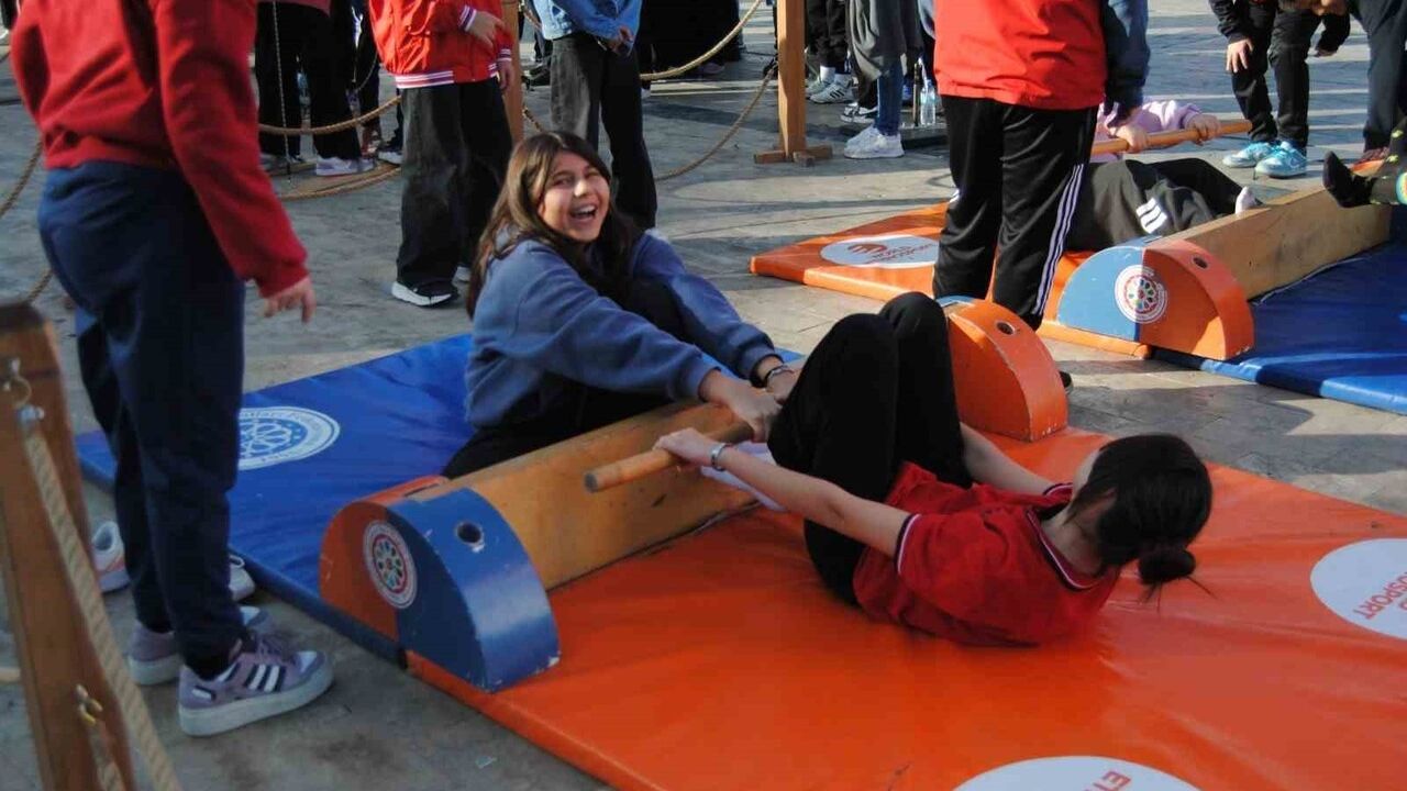 Geleneksel Oyunlar Tırı Fethiye'de Farkındalık Yarattı