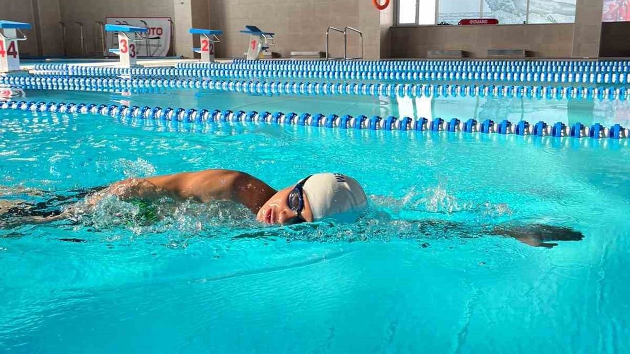 Genç Yüzücü Kerem Daran Milli Takım İçin Yarışacak