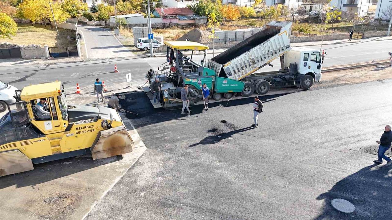 Gesi Mimar Sinan Caddesi'nde Yenileme Çalışmaları Devam Ediyor