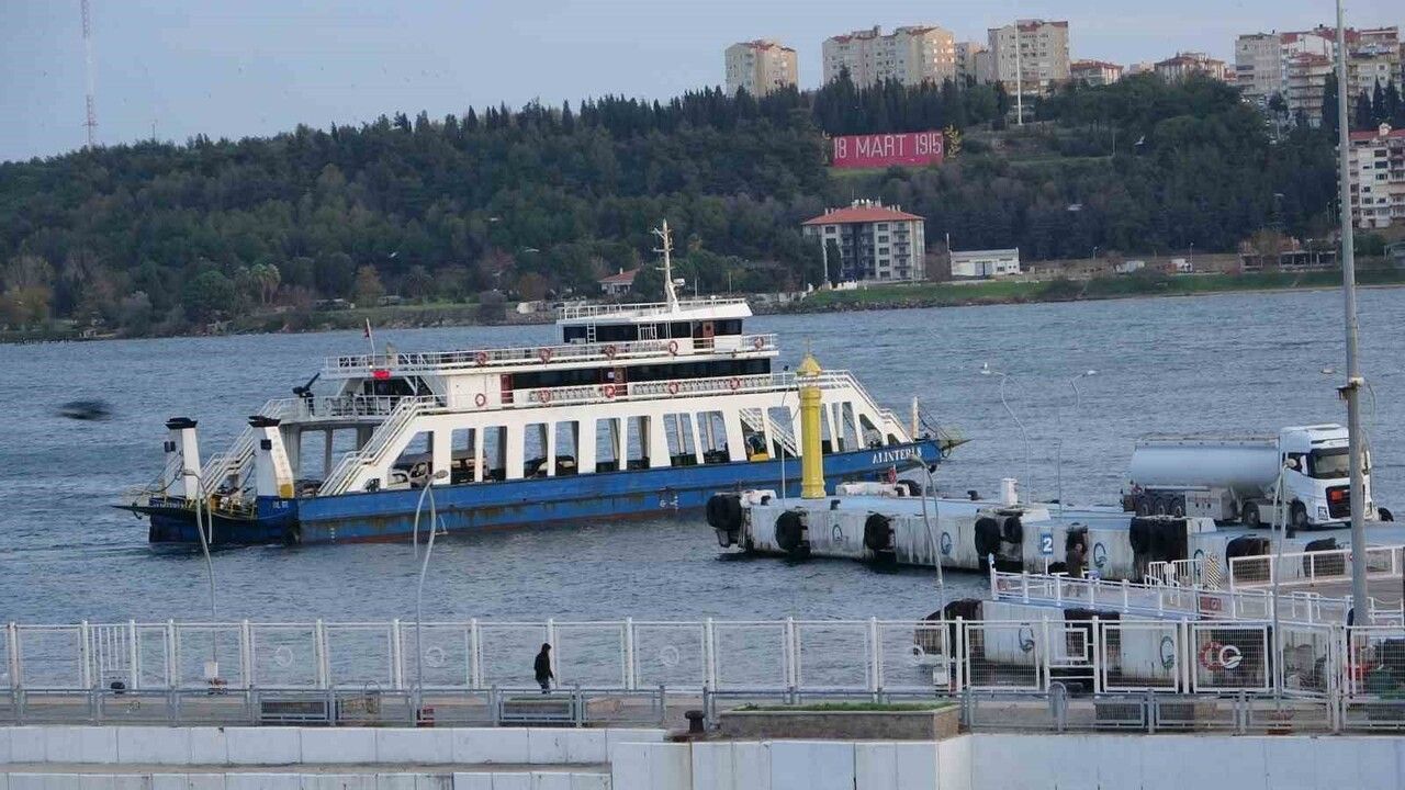 Gökçeada'ya Feribot Seferleri İptal Edildi