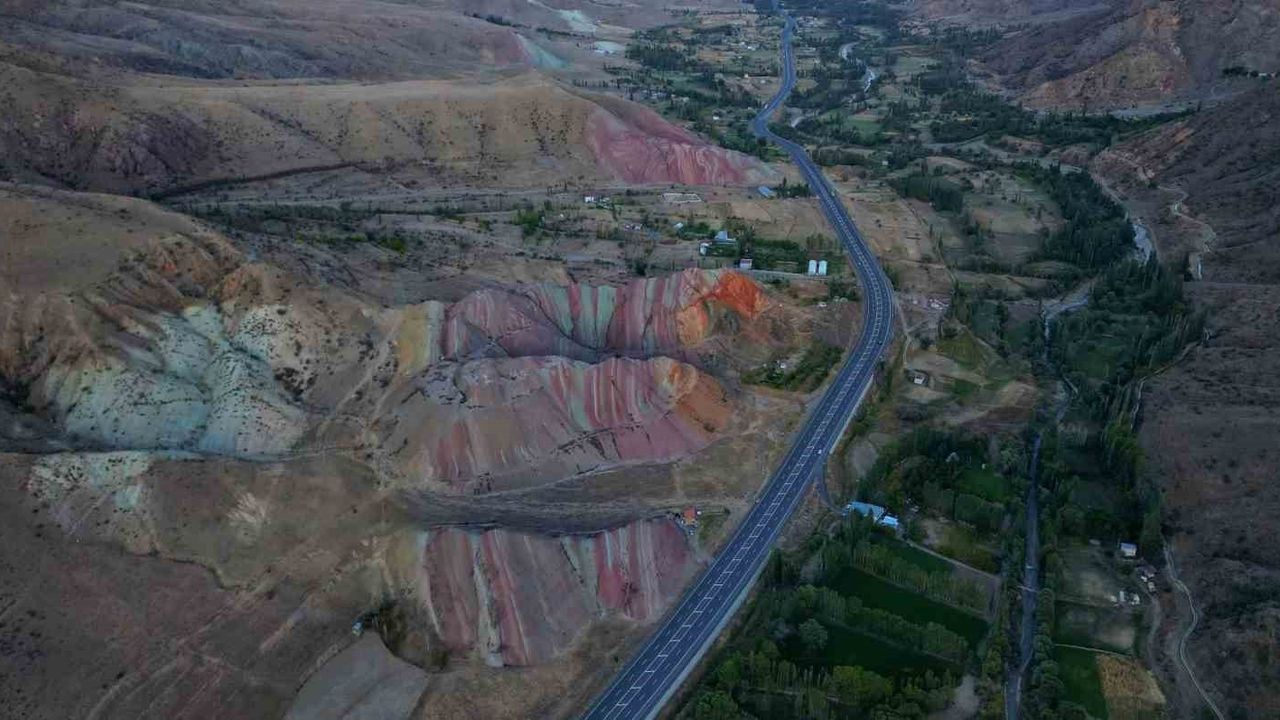 Gökkuşağı Tepeleri: Doğanın Renkli Mirası
