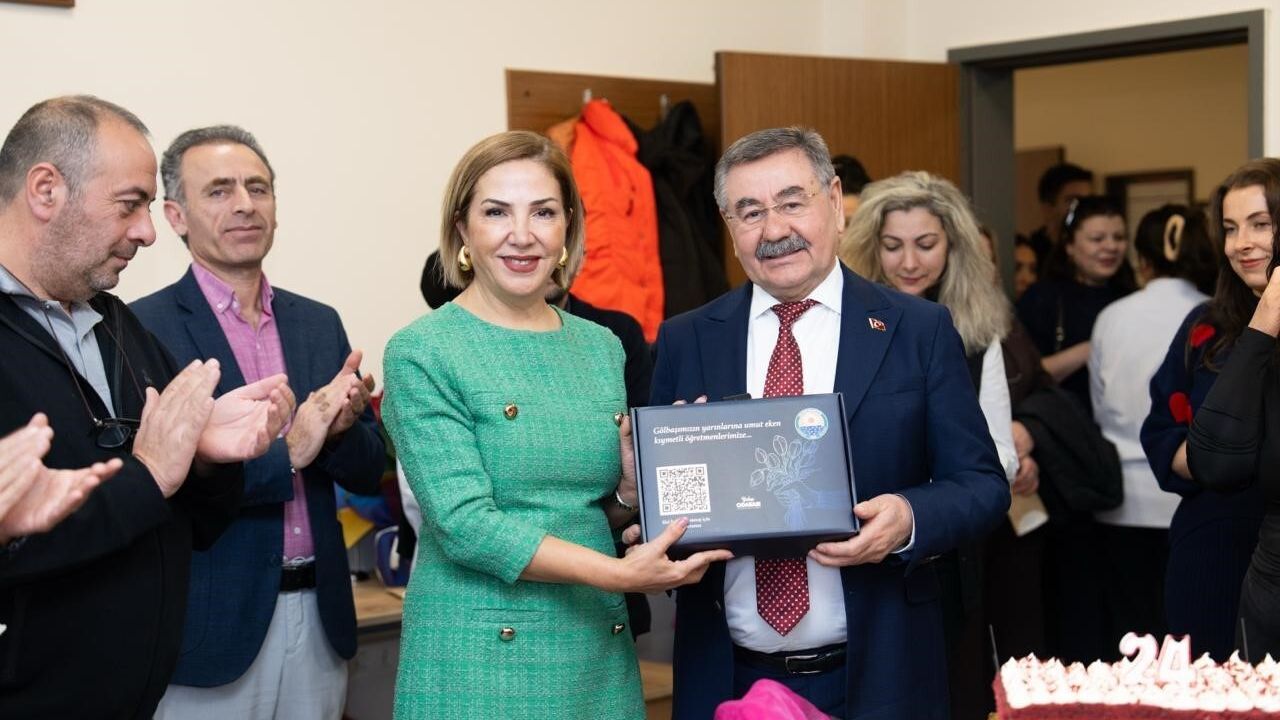 Gölbaşı'nda Öğretmenler Günü Coşkuyla Kutlandı