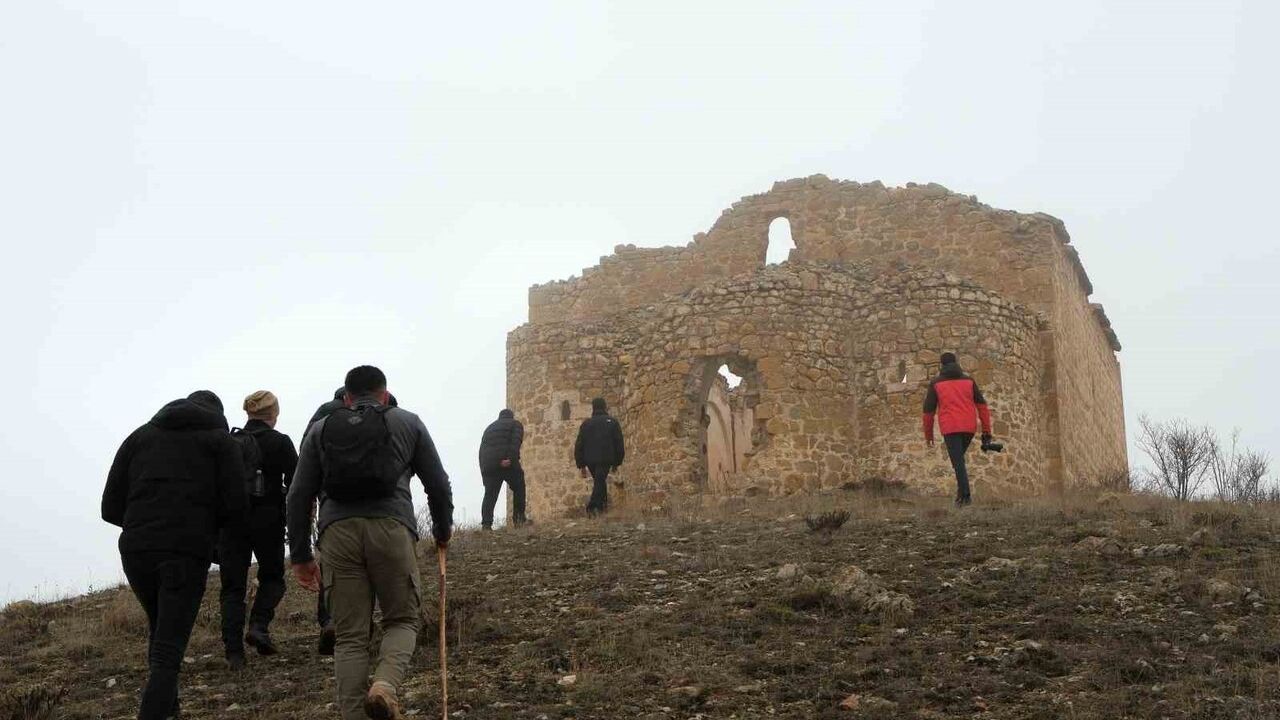 Gümüşhane'de Doğa Severler 'Düş Patikası'nda Yürüdü