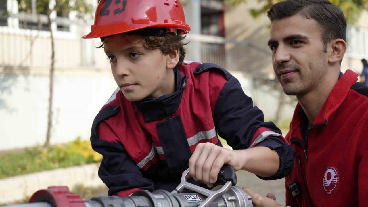 Gümüşhane'de Minik İtfaiyecilere Eğitim