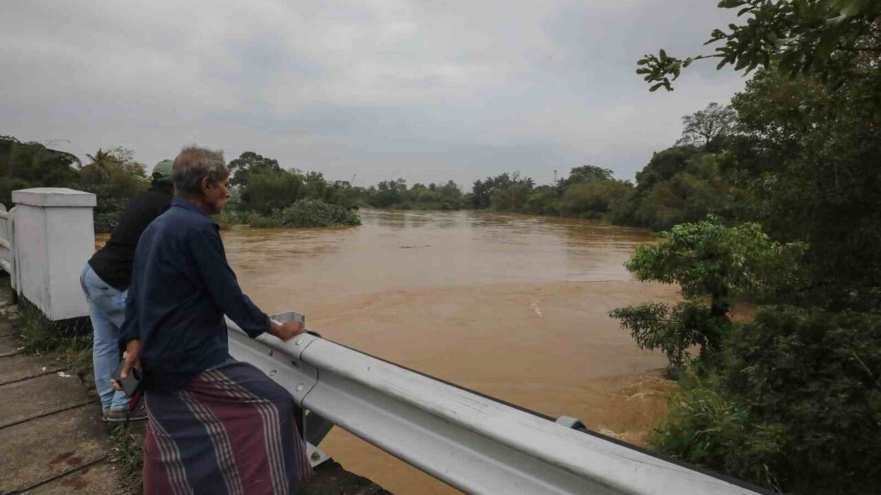 Güney Asya'da Sel ve Toprak Kaymaları: Can Kaybı 535'e Ulaştı