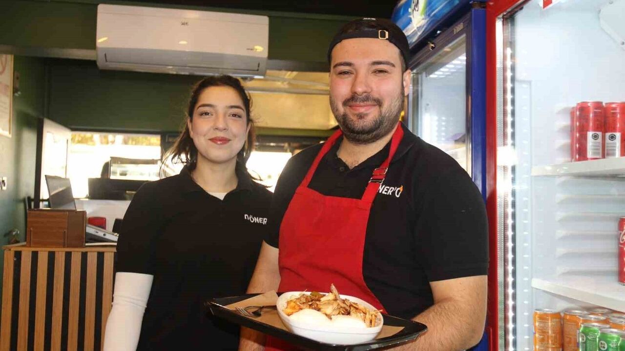 Güney Kore'de Döner Kesim Eğitimi Alıp Eskişehir'de Dükkan Açtılar