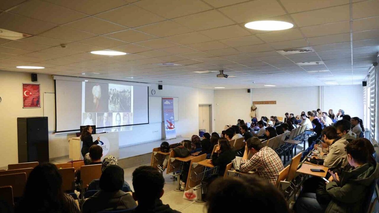 Günümüz Liderliğinin Önemi Öğrencilere Anlatıldı