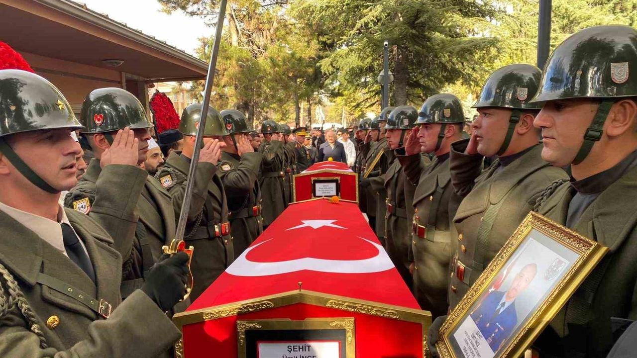 Gürcistan'da Düşen Uçakta Şehit Olan Askerler Cebeci Şehitliği'nde Defnedildi