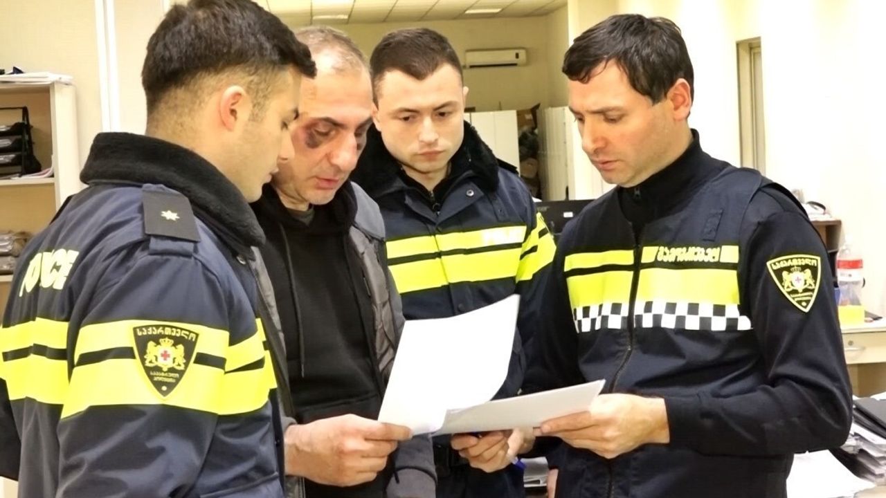 Gürcistan'da Muhalefet Lideri Gözaltına Alındı