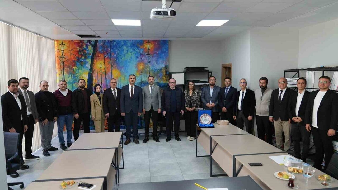 Gürsu Belediyesi ve ANASİAD İş Birliği Projeleri Değerlendirildi