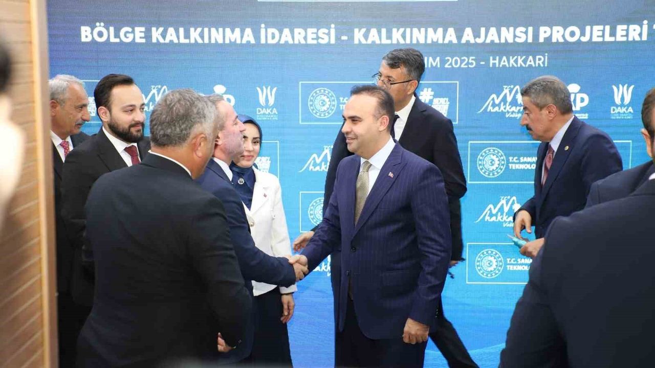 Hakkari'de Yatırımların Açılışı ve Protokol İmzaları