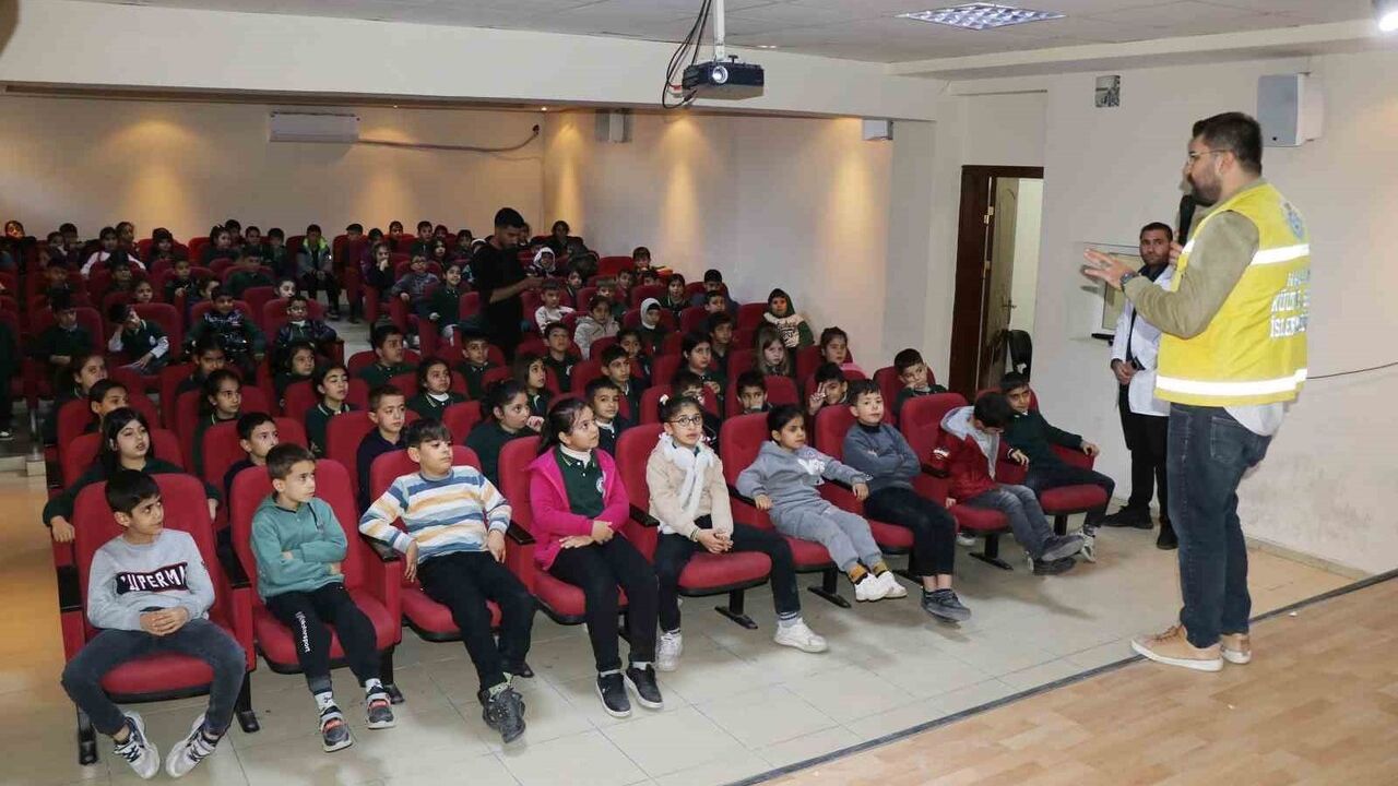 Haliliye Belediyesi Öğrencilere Bilinç Eğitimi Veriyor