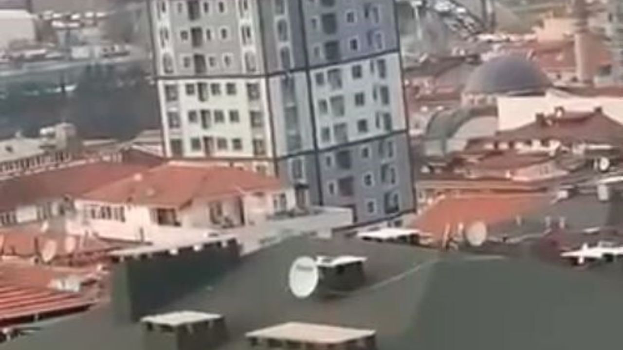 Halkalı Gümrük'te Konteyner Yangını