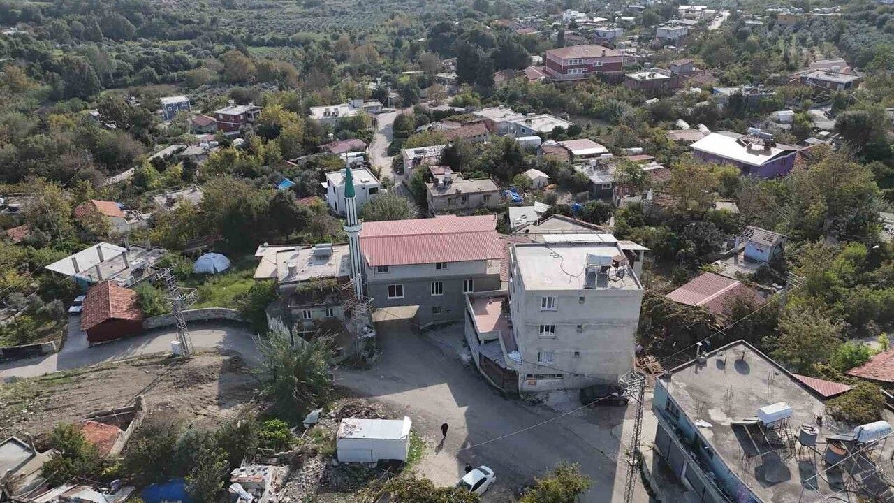 Hatay'da İlginç Konumda Cami İnşası