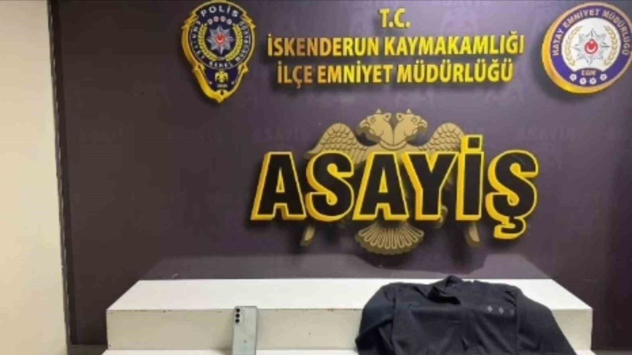 Hatay'da Manken Üzerindeki Montu Çalan Hırsız Yakalandı