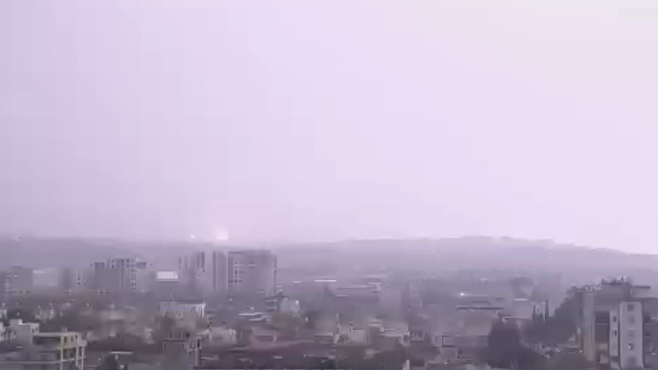 Hatay'da Yıldırım Düşmesi Anı Görüntülendi