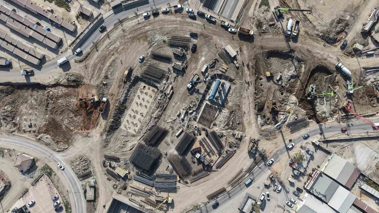 Hatay'daki Ulaşım Ağı Güçleniyor: Habibi Neccar Kavşağı 2026'da Hizmete Açılacak