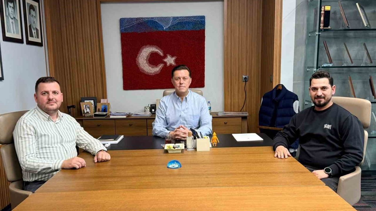 Hatipoğlu, Görev Süresi Dolan İlçe Başkanlarıyla Buluştu