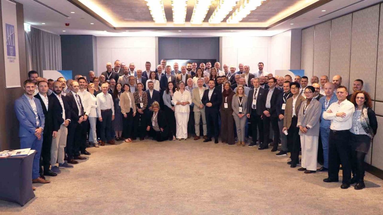 Havacılık Güvenliği Zirvesi İzmir'de Gerçekleşti