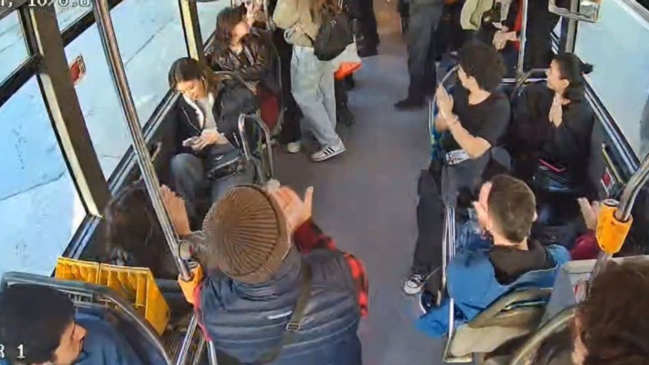 İETT Kaptanından Öğretmenler Günü'nde Anlamlı Jest