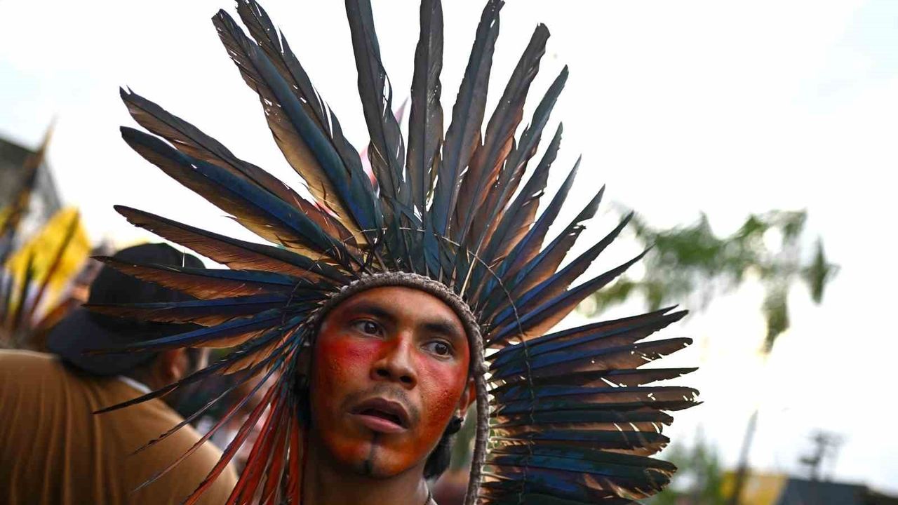 İklim Zirvesinde Protesto: Brezilya'da Güvenlik ile Yerliler Arasında Çatışma
