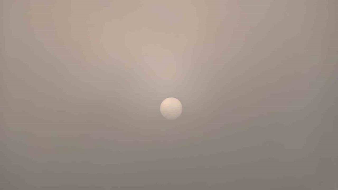 İnegöl'de Yoğun Sis Etkili, Görüş Mesafesi 10 Metreye Düşüyor