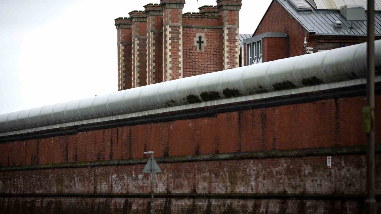 İngiltere'de Mahkum Serbest Bırakma Krizi