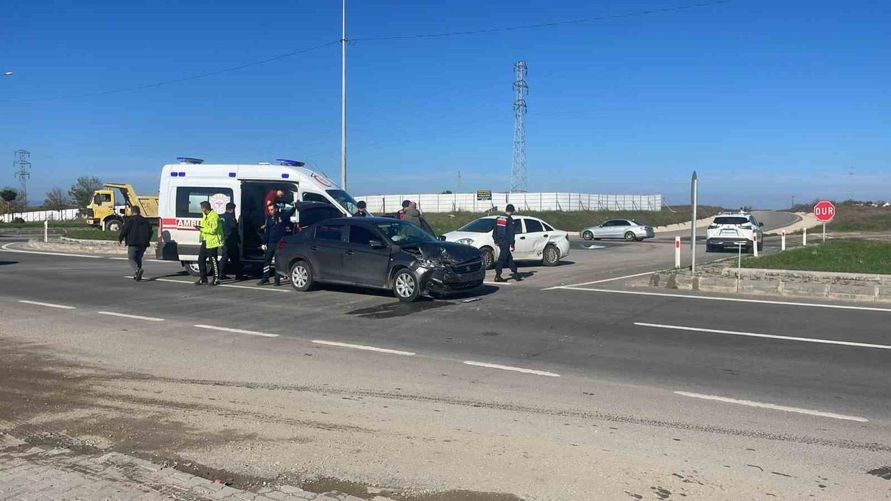 İpsala'da Trafik Kazası: 8 Yaralı
