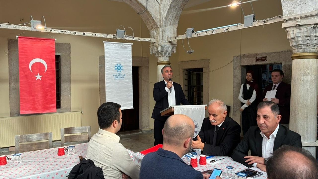 İstanbul'da Edebiyatçısı Recep Seyhan Anıldı