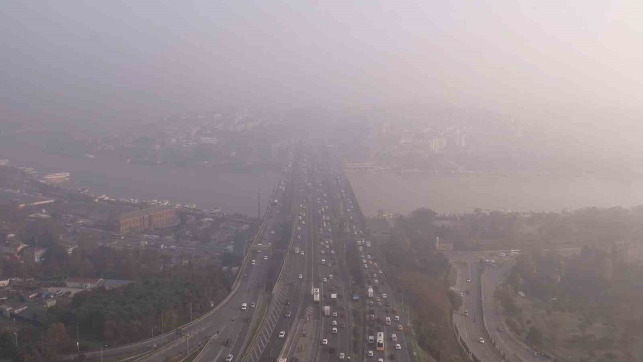 İstanbul'da Sabah Sis Bulutları Görüntülendi