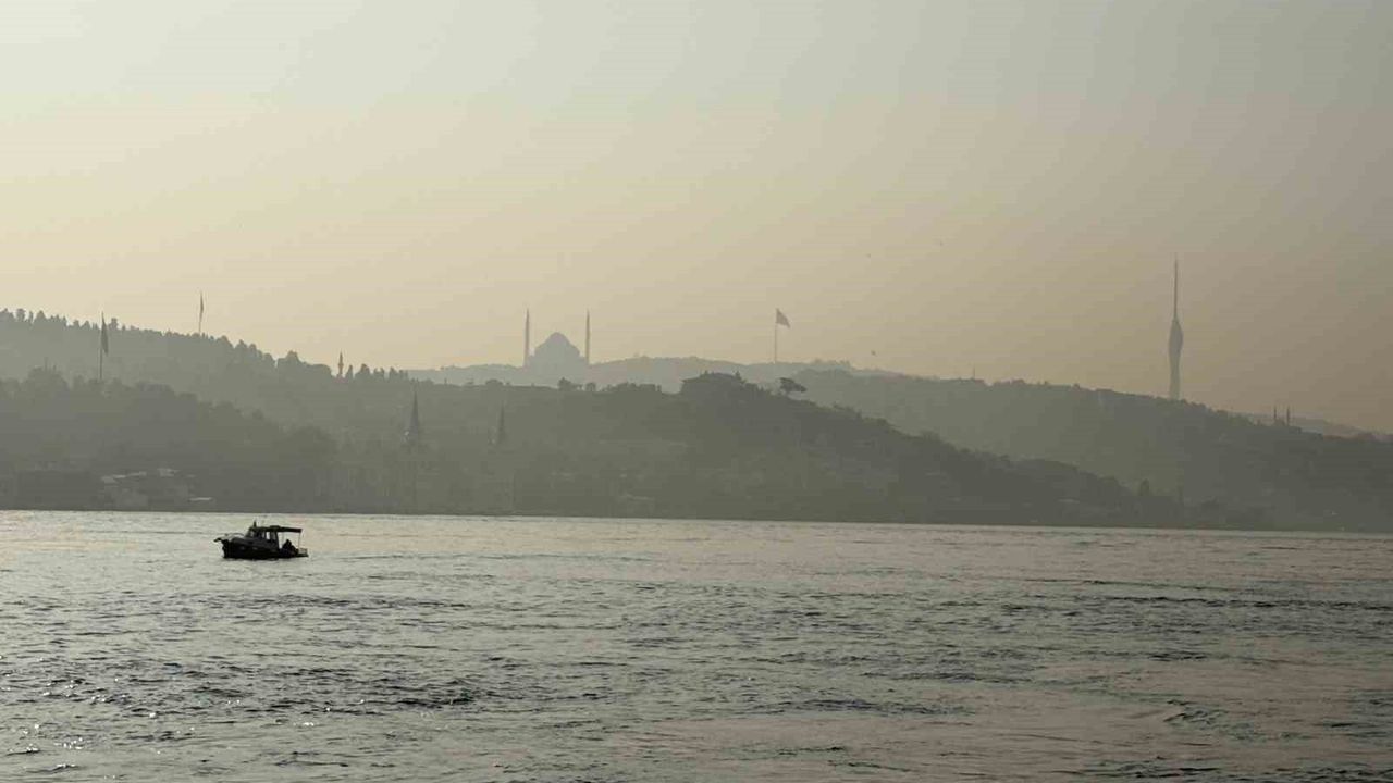 İstanbul'da Sis Etkili Olmaya Devam Ediyor