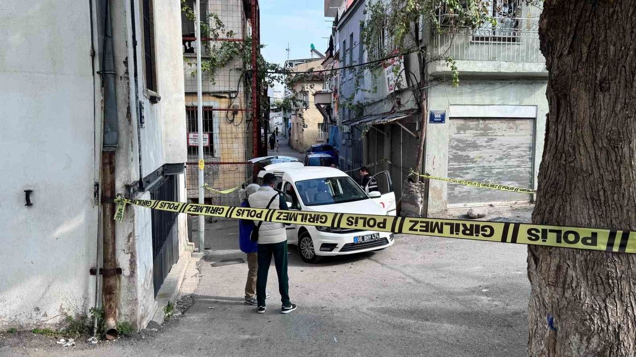 İzmir'de Kızılay Personeline Silahlı Saldırı