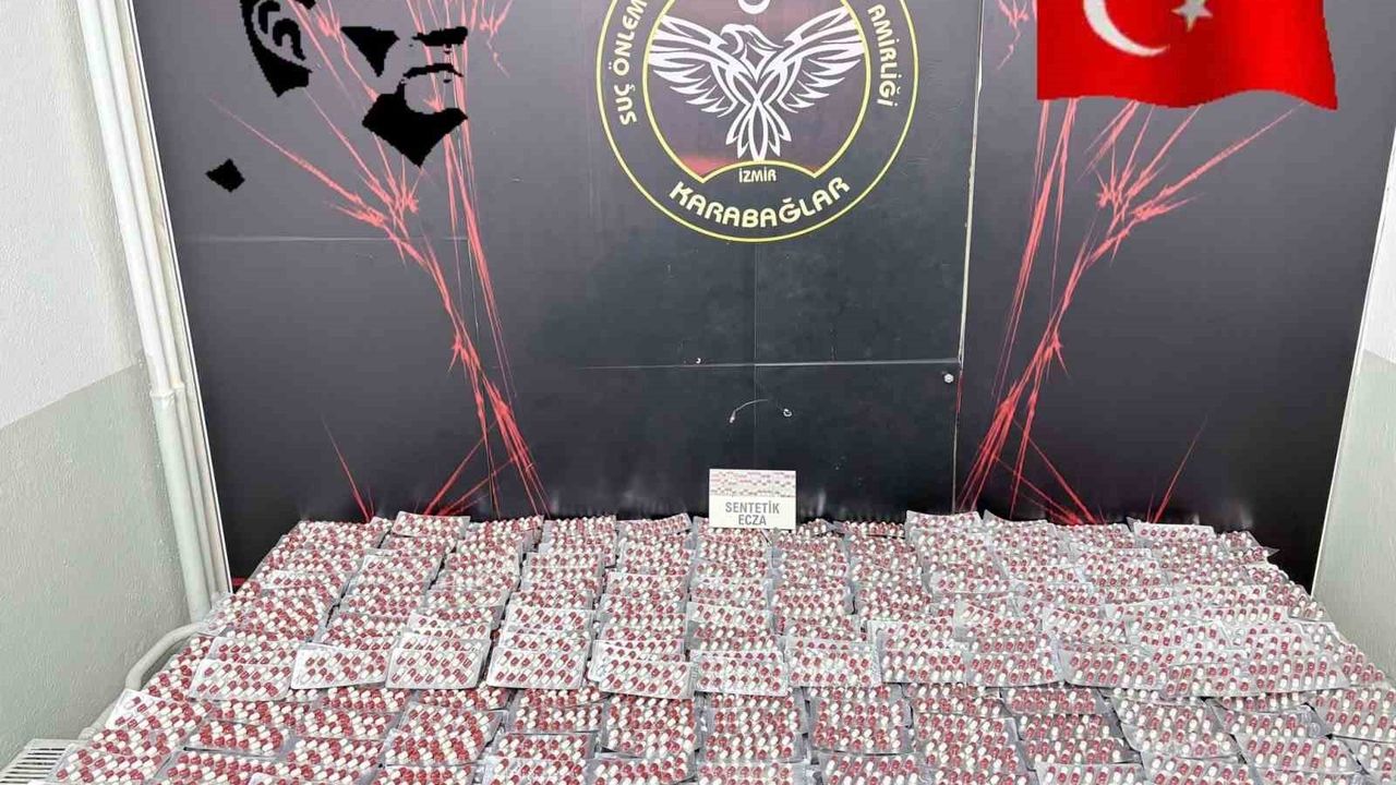 İzmir'de Sentetik Uyuşturucu Operasyonu: İki Gözaltı