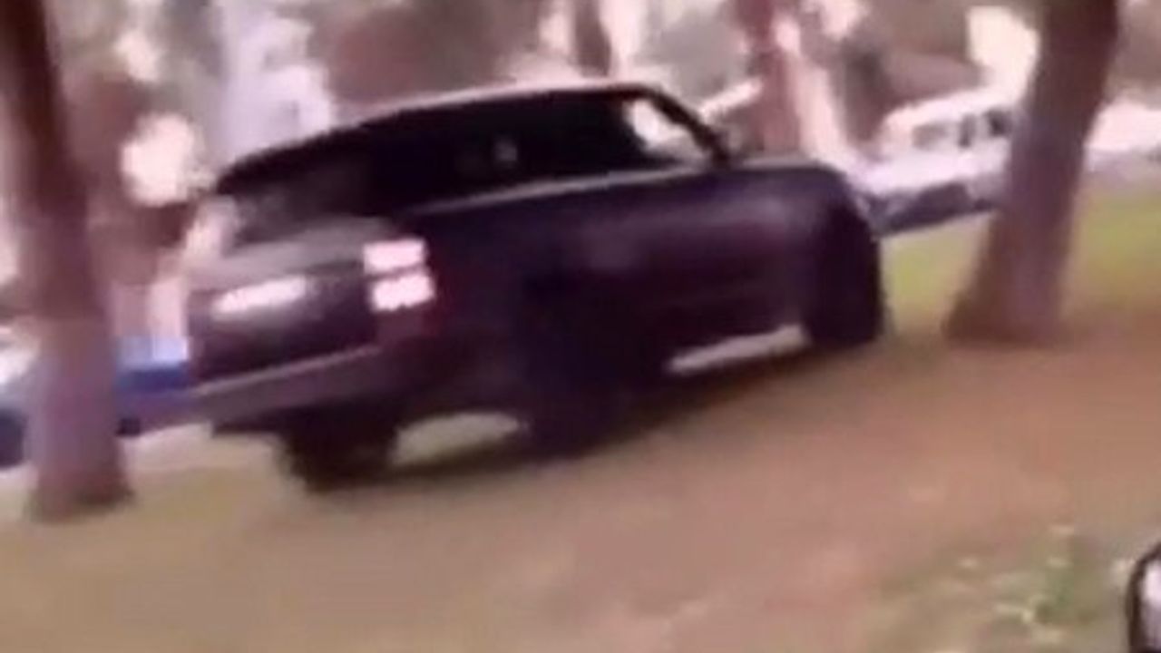 İzmir'de Trafik Kurallarını İhlal Eden Sürücüye Ceza