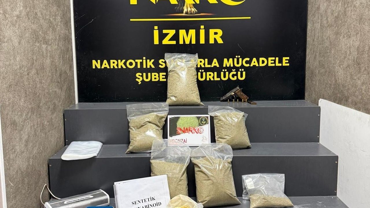 İzmir'de Uyuşturucu Operasyonu: Yüklü Miktarda Sentetik Kannabinoid Ele Geçirildi