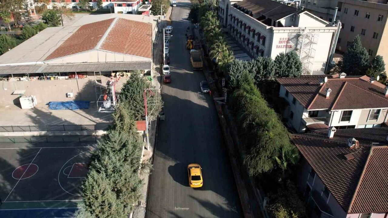 İzmit'te Şehit Ergün Köncü Caddesi'nde Altyapı ve Asfalt Çalışmaları Tamamlandı