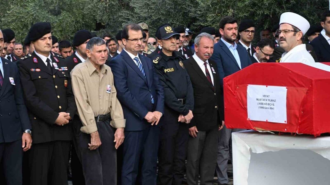 Jandarma Astsubay Mustafa Yılmaz Son Yolculuğuna Uğurlandı
