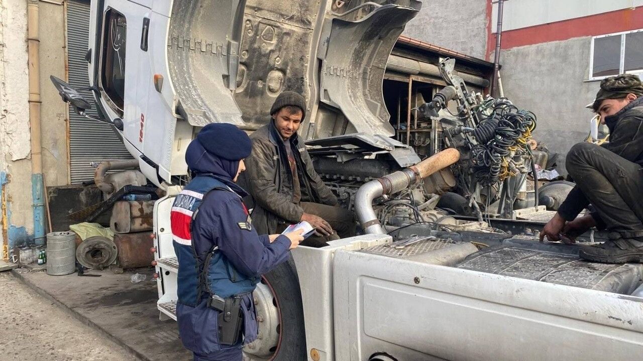 Jandarma, Kadına Yönelik Şiddetle Mücadelede Bilgilendirme Yaptı