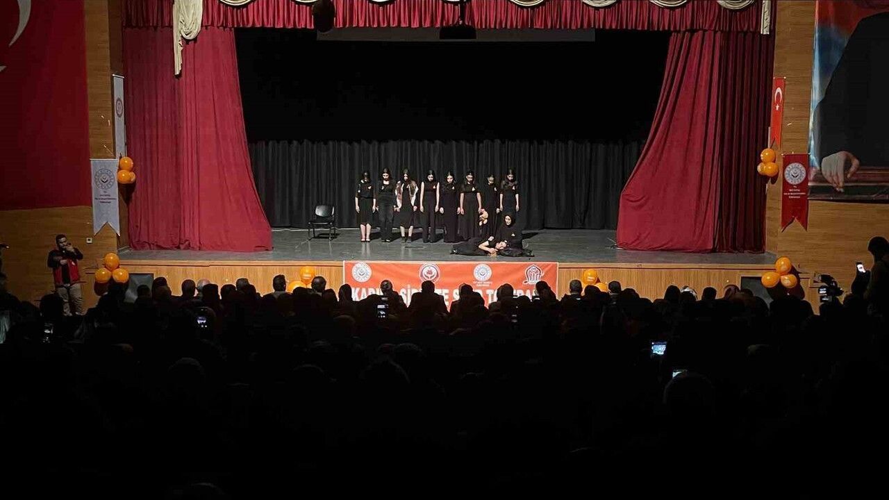 Kadına Yönelik Şiddete Karşı Mücadele Günü'nde Önemli Mesajlar