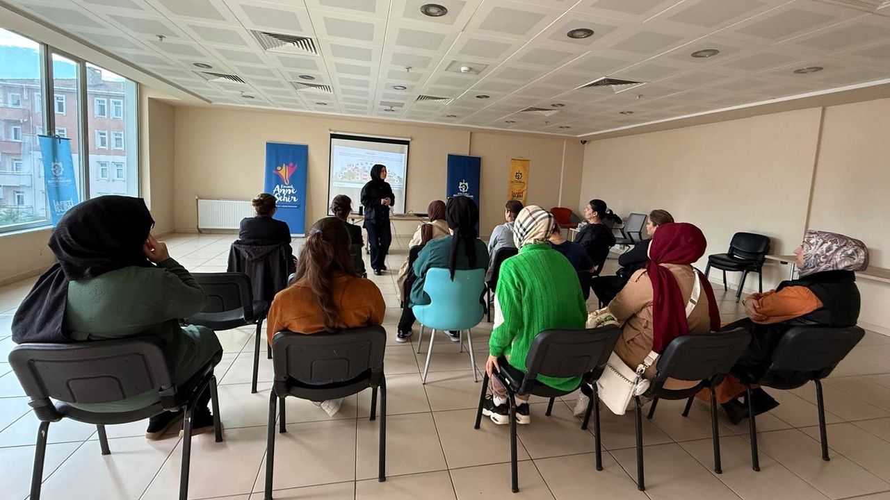 Kadınlara Yönelik Afet Bilinci Eğitimi Kocaeli'de Gerçekleşti