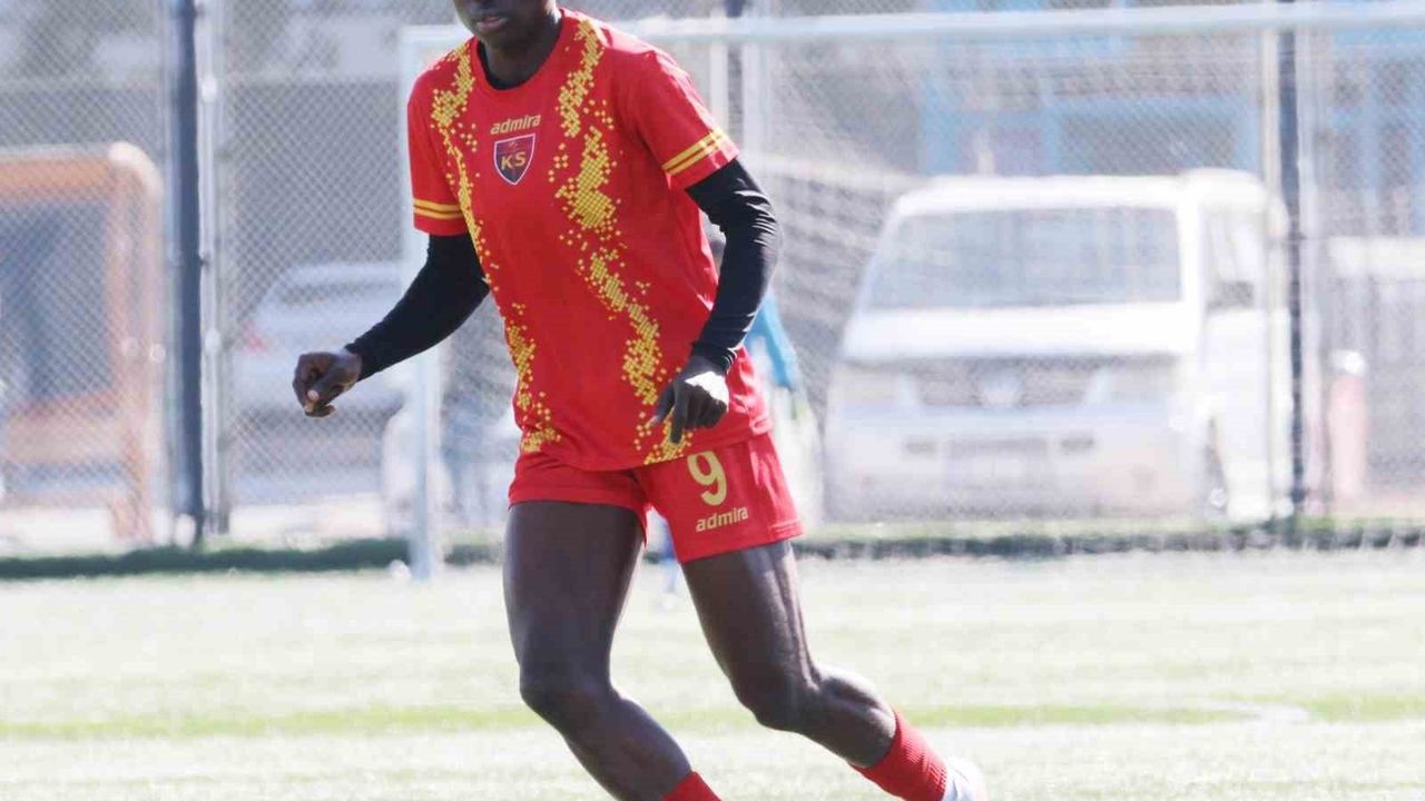 Kafayat Atoke Başhıru, 3 Maçta 9 Golle Dikkat Çekiyor