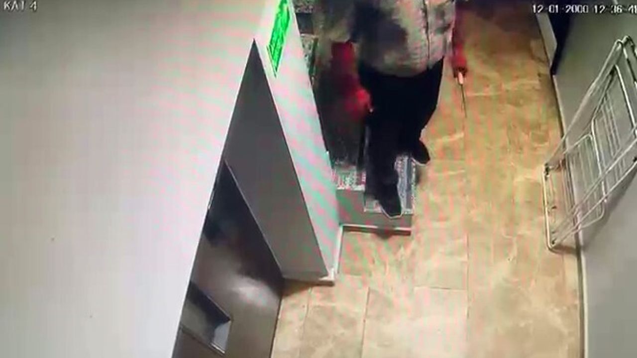 Kağıthane'de Aldatma Kavgası: Koca Eşini ve Sevgilisini Yaraladı