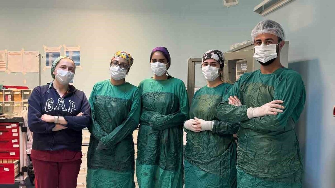 Kağızman Devlet Hastanesi'nde İlk Vajinal Histerektomi Ameliyatı