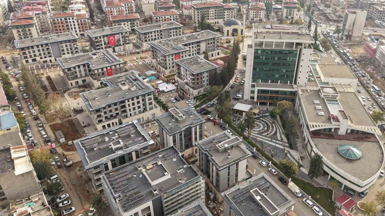 Kahramanmaraş’ta Depremzedelere Evler Teslim Ediliyor