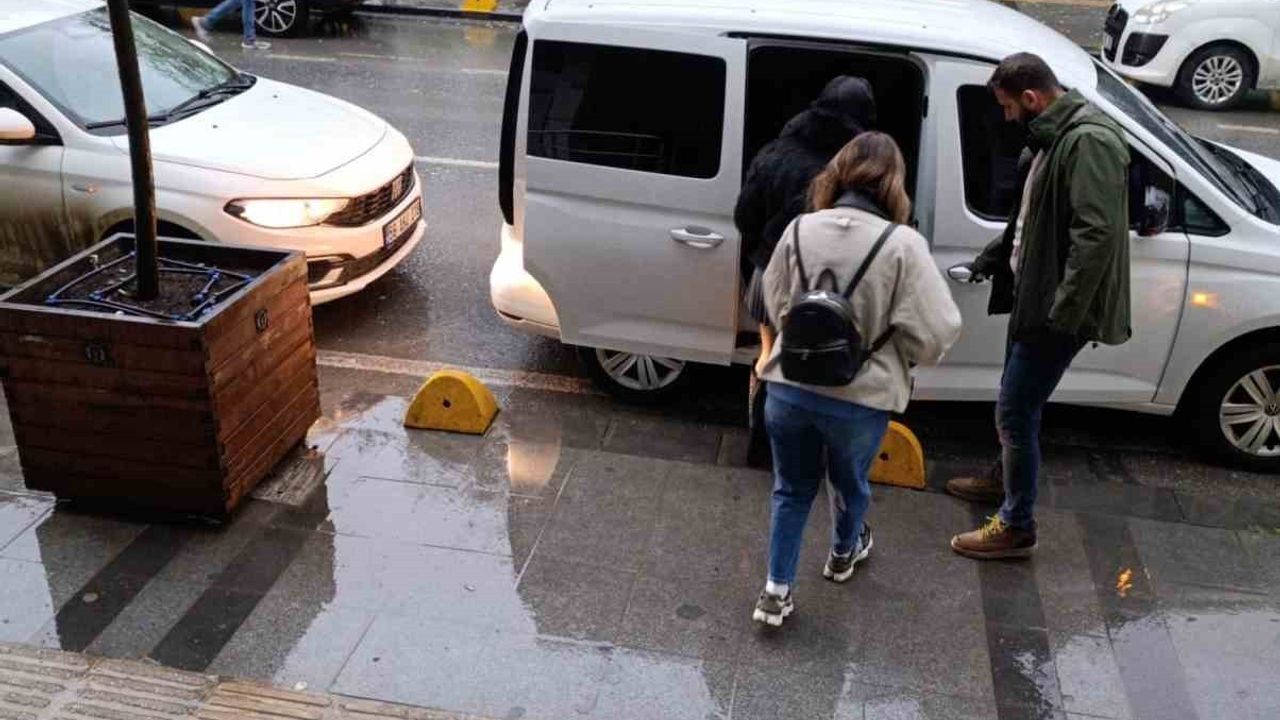 Kapaklı'da Fuhuş Operasyonu: 5 Kadın ve İş Yeri Sahibi Gözaltına Alındı