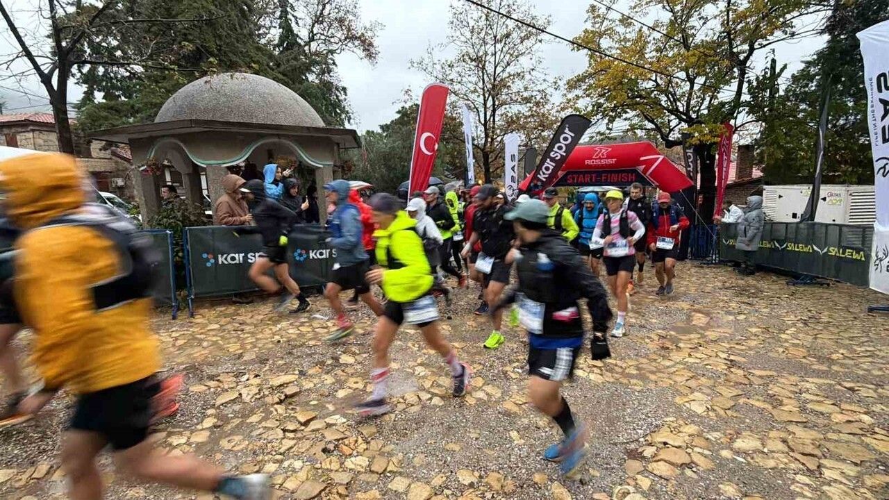Kar Spor İDA Ultra Maratonu Sağanak Yağışa Rağmen Devam Ediyor